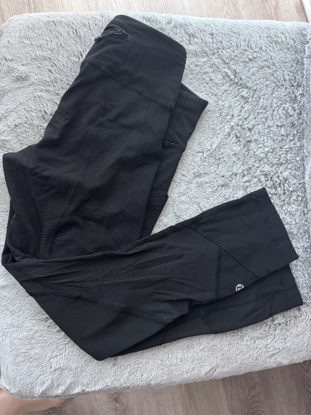 Lululemon black cropped 21.5 inseam